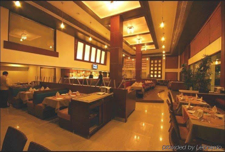 萨达南辛吉瓦提巴纳尔法布酒店 Pimpri-Chinchwad 外观 照片